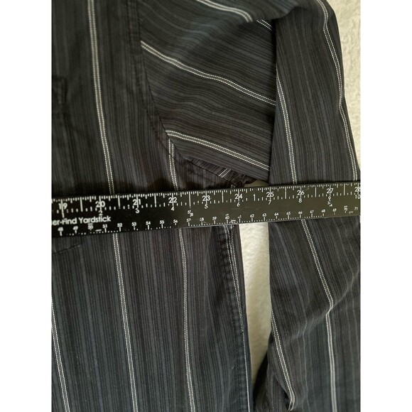 Quiksilver Button Up Black White Pin Stripe Floral Cuff Size XL - Picture 7 of 10